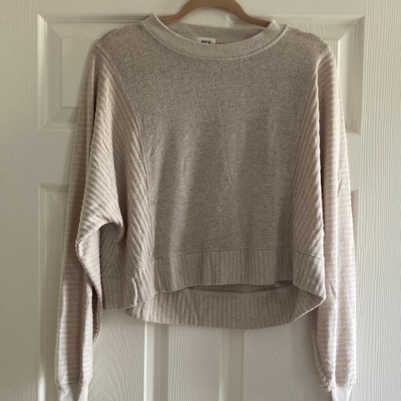 BKE Sweaters - BKE cropped beige sweater in very good condition; size xs
